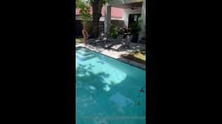 Scarlettkissesxo Fucks Her Pool Cleaner OF Onlyfans (Pornstar)-1