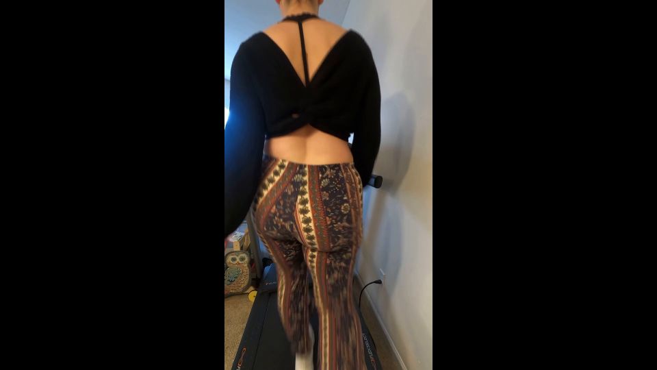 Avanelle Jules – Treadmill Walking in My Fav Pants.