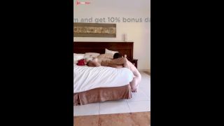LA INVITE A UN VIAJE Y ME PAGO CON SU CUERPO - SusyCandy-2