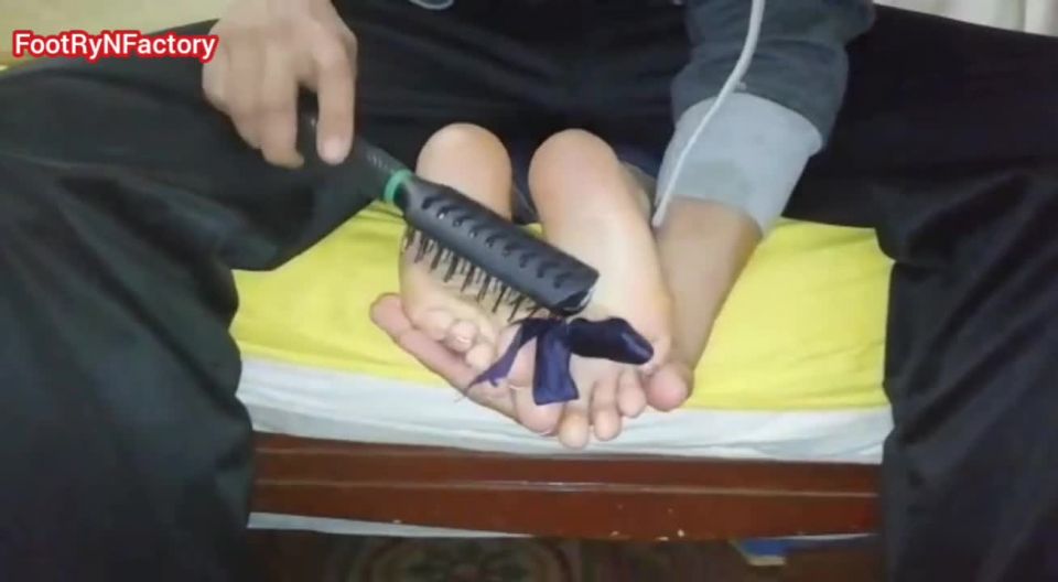 free video 27 Beautiful Feet of a Costa Rican Gammer Again, foot fetish positions on feet porn 