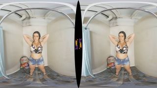 Watch Me Getting Changed In Virtual Reality-8