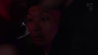 JUR-369 ハプニングバー人妻NTR 「あなたのためよ…」と言っていた妻がいつしか群がる男たちに夢中になっていた。 白石茉莉奈 藤井レイラ-7