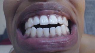 GoldenLace My big toothy gob - Ebony-6