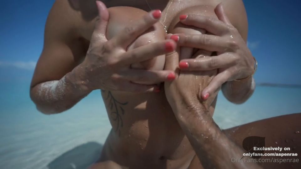 ﻿Aspen Rae (aspenrae) - Beach Handjob PPV (Public)