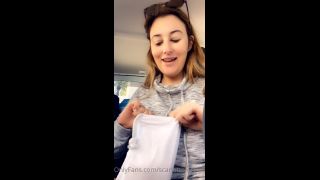 Scarlett Morgan Scarlettmorgan - yay new toys unboxing in the car cause im too excited 16-07-2020-0