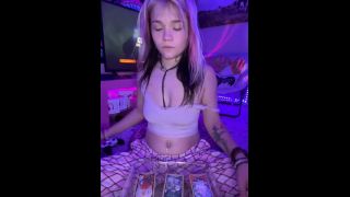 Amateur porn Nikki Fox Petite 18yo Brunette Gives Big White Cock The Best SLOPPY HEAD POV Close-Up-3