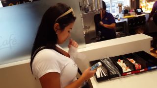 Candid vor latina in mcdonalds gorgeous body-9