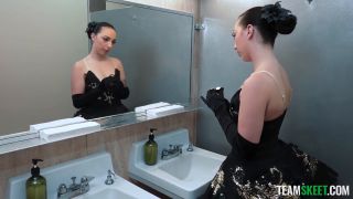 Big Ass porn Scarlett Rosewood [BratTamer] Scarlett Rosewood – No One is As Flexible As a Ballerina: Raise Her Tutu Skirt and Find Out-3