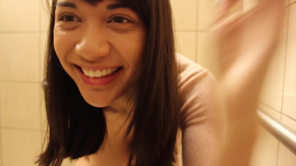 porn clip 21 Bathroom Squirt on solo female serbian femdom