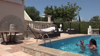 Das erste mal dreier im pool in mallorca german porn by faphe.-6