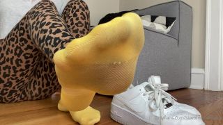 video 14 sizetensolemates 161220201463065402 soak my nike socks with your cum joi side note my voice is super sexyyy e, self foot fetish on feet porn -6