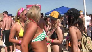 College Party Girls Flash Their Tits In Public During Spring Break-1