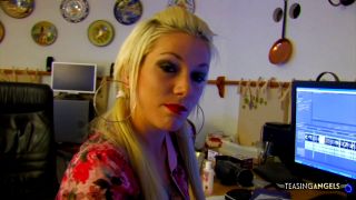 After many outdoor anal escapades the blonde perfected her ski....-2