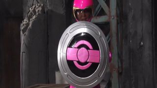 [WarAnLov.com] GIGP-61 Super Fighting Squadron Aura Rangers: Aura Pink targeted by the monster Namenba-001-8