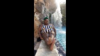 Beautyful_footsies aka bfootsies - 06-19-2020 OnlyFans Video - Sexy pool side tease video fetish Beautyful_footsies-5