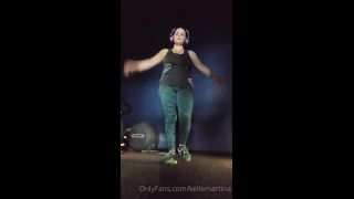 Kelle Martina Kellemartina - good morning from the gym i love the cardio theatre because its dark and no one is ever 14-12-2020-0