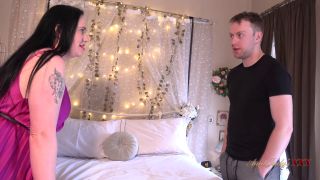 Aunt Judy'S XXX  Curvy MILF Landlady Kjirsten Catches A Panty Thief-2