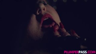 Apple Cummings  Begging For A Taste-3