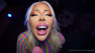 CourtneyTaylor 0hrt0w0s920pib6ie77ti source-9
