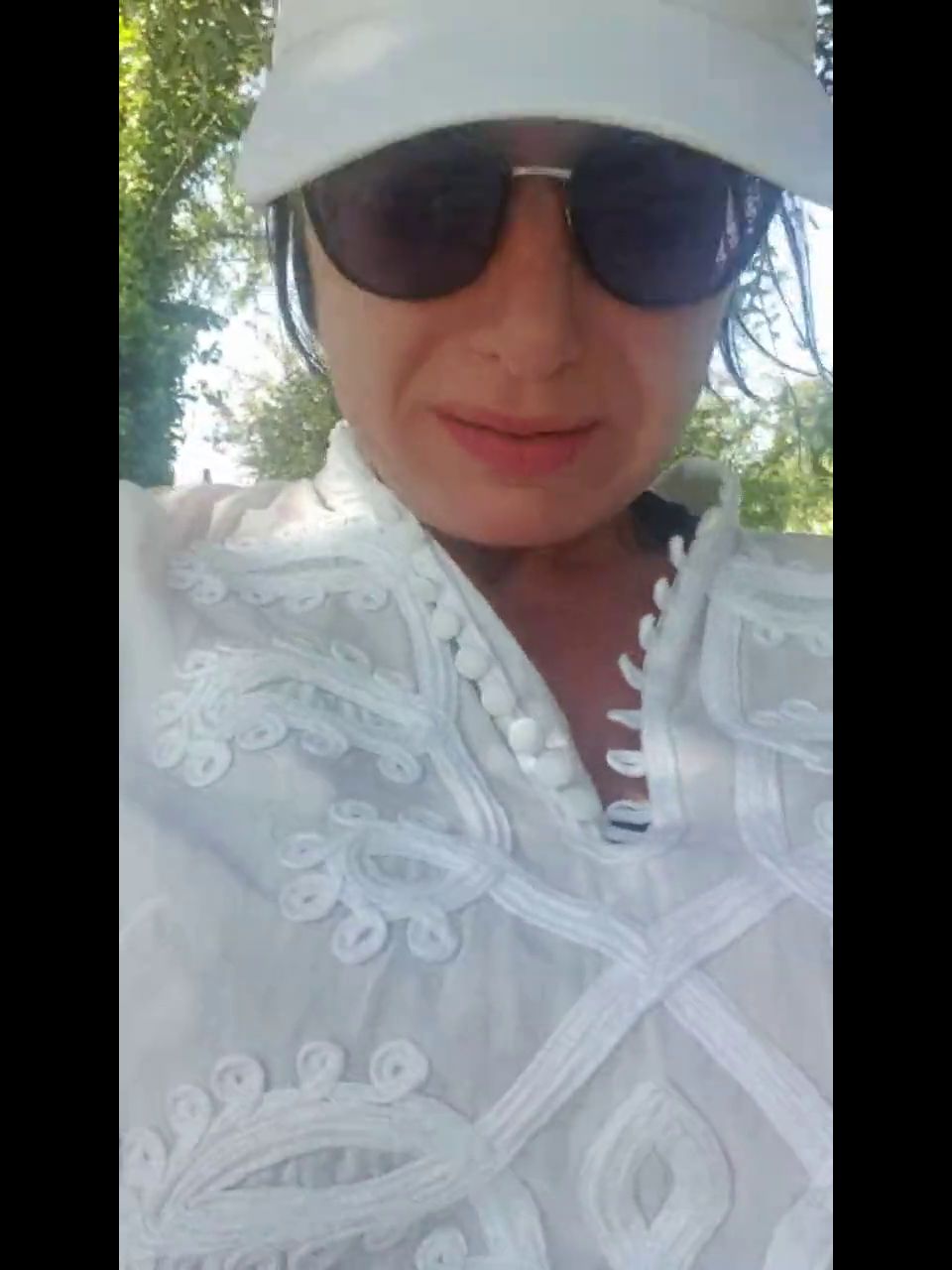 [K2S.CLUB] JulieEroticDress - Spritzen Auf Öffentlicher Bank - HD 720P