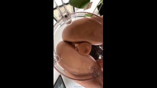 Alissa - Noir - Glas Stuhl und zwei Toys - Rate ob es geil war 1080P - Mdh-3