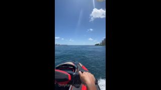 Scarlettkissesxo Scarlettkissesxo - Public Sex on a Jet Ski-2