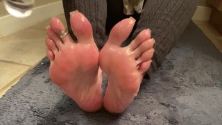 Onlyfans - Beneathmytoes - For my nude nail lovers I know thats not all of you so just wait - 13-04-2020-4