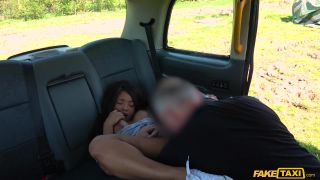 Porn online Ebony beauty twerks on drivers cock-2