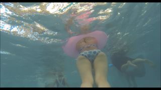 Voyeur - Underwater swimsuit tracking - YMUW-1092 on voyeur -8