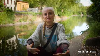 Ersties  Höhepunkt Mit Latexbody Und Netzstrumpfhose In Gartenidylle-3