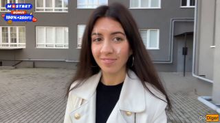 Katty West - Wife Suck Strangers Cock in the Entrance and Walks on Public with Cum on Face Full HD - Public sex-5