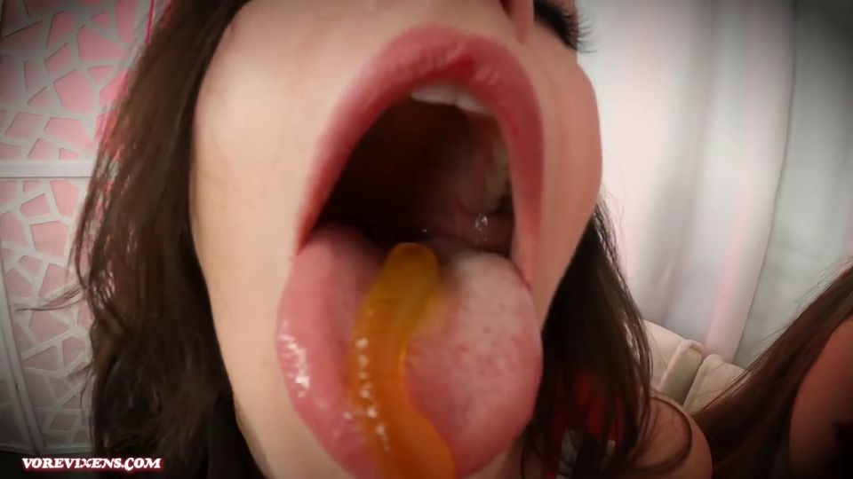 Vore Vixens - Brat Pack Party Vore Ama Rio (Fetish porn)