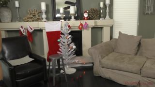 online clip 16 Victoria June 5 - Xmas Facesitting | facesitting | feet porn big ass big tits toys-1