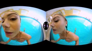 VR Nancy A - Blonde Enjoys Solo Play in a Pool 2017-2