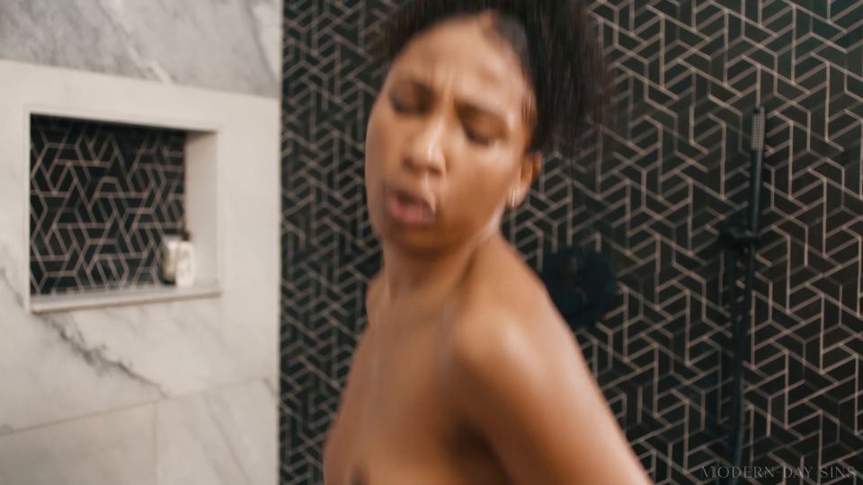 Olivia Jay - Spied In The Shower [1080p] - Masturbation