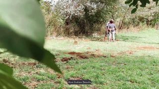 Hot 365 Couple - Indian Woman Enjoys Rough Outdoor Fun with Farm Worker - Face Fucked, Anal Sex and Lip Lock Kissing-8