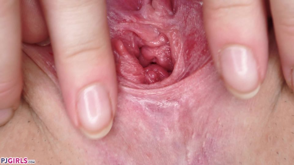 Oksana - On The Ground - 02.06.2022 Sex Clip Video Porn D...