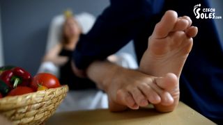 7171 Loyal Subject At Princesss Feet-5
