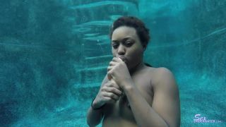 Sexunderwater.com- Simone Styles Dildo Play-6