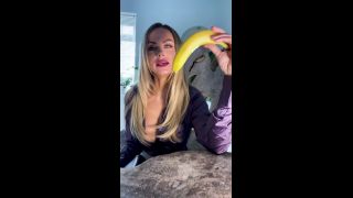 Jasmine Sinclair - jas sinclair () Just sat here eating a banana trying toeaadcbfbddsource-0