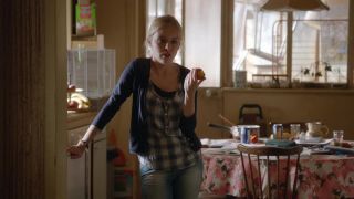 Virginie Efira - Une famille a louer (2015) HD 720p - (Celebrity porn)-1