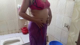 Behind The Scenes Sex with cousin in the washroom. I did Enjoy cousin lovely Pussy.-2