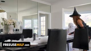 7185 Stepmom Cassie Del Isla Gets Free used by three Horny St...-1