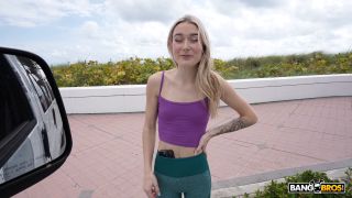 Thea Summers Running Up In Thea (Amateur porn)-1