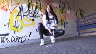 Lady Meli - Cum Eating Instruction Heute Treffen Wir Beide Uns Hier - Handpicked Jerk - Off - German mistress-5