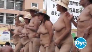 Mujeres de los 400 pueblos se desnudan-0