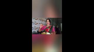 Sex Newly married Bhabhi seduce by bra seller in the home-5
