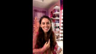 Violet Brandani rmvZi3pffklgQfiwOo654cAAvgU6OFIb-9