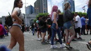 Squishy butt spotted on the pride  parade-3