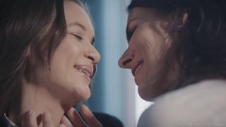 Porn tube Reagan Foxx, Alex De La Flor (The Kissing Bandit) The Kissing Bandit with Reagan Foxx and Alex De La Flor-1